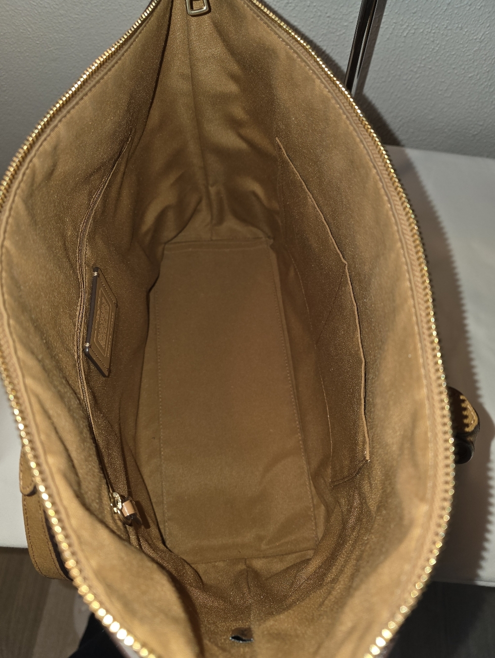 COACH Gallery Brown Tote 79608 - Picture 5 of 7